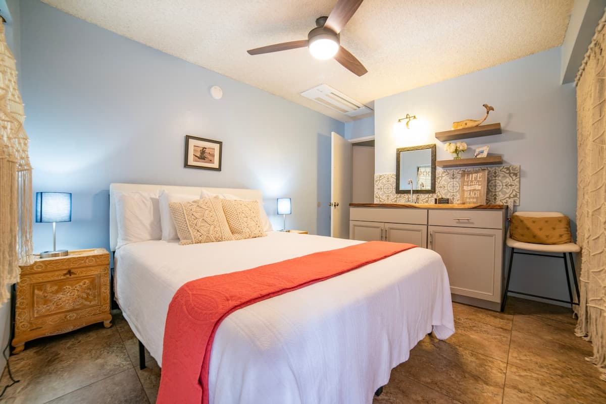 Condo in Kihei · ★4.96 · 5 bedrooms · 5 beds · 2.5 private baths - Photo 3