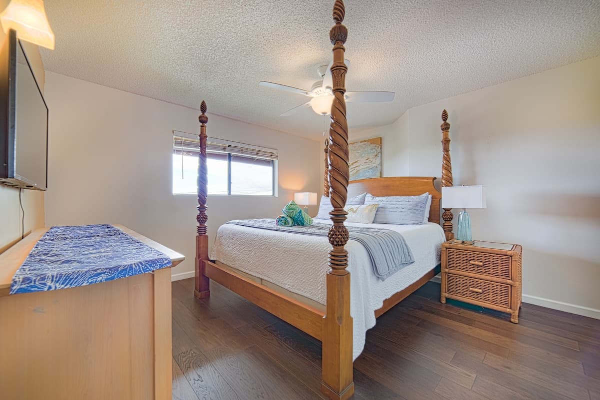 Condo in Kihei · ★4.96 · 5 bedrooms · 5 beds · 2.5 private baths - Photo 2