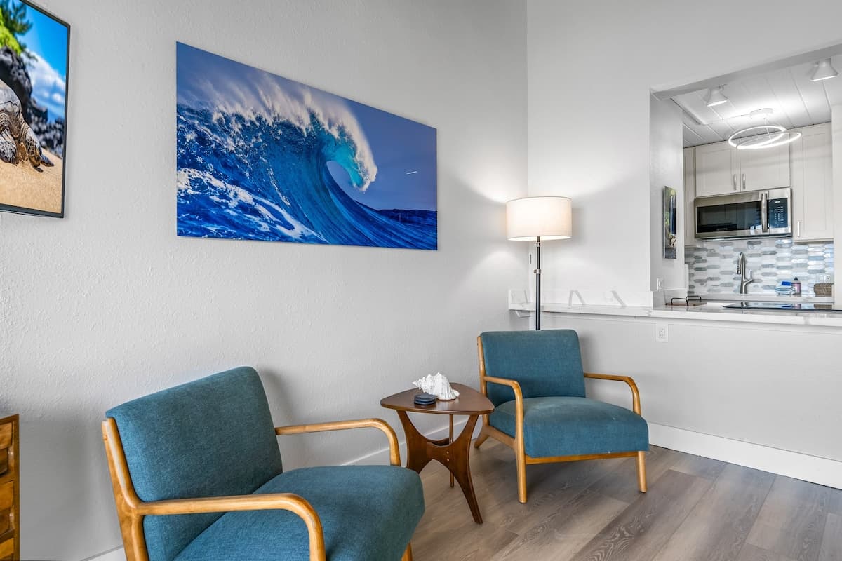 Condo in Wailuku · ★4.76 · 3 bedrooms · 4 beds · 2 baths - Photo 5