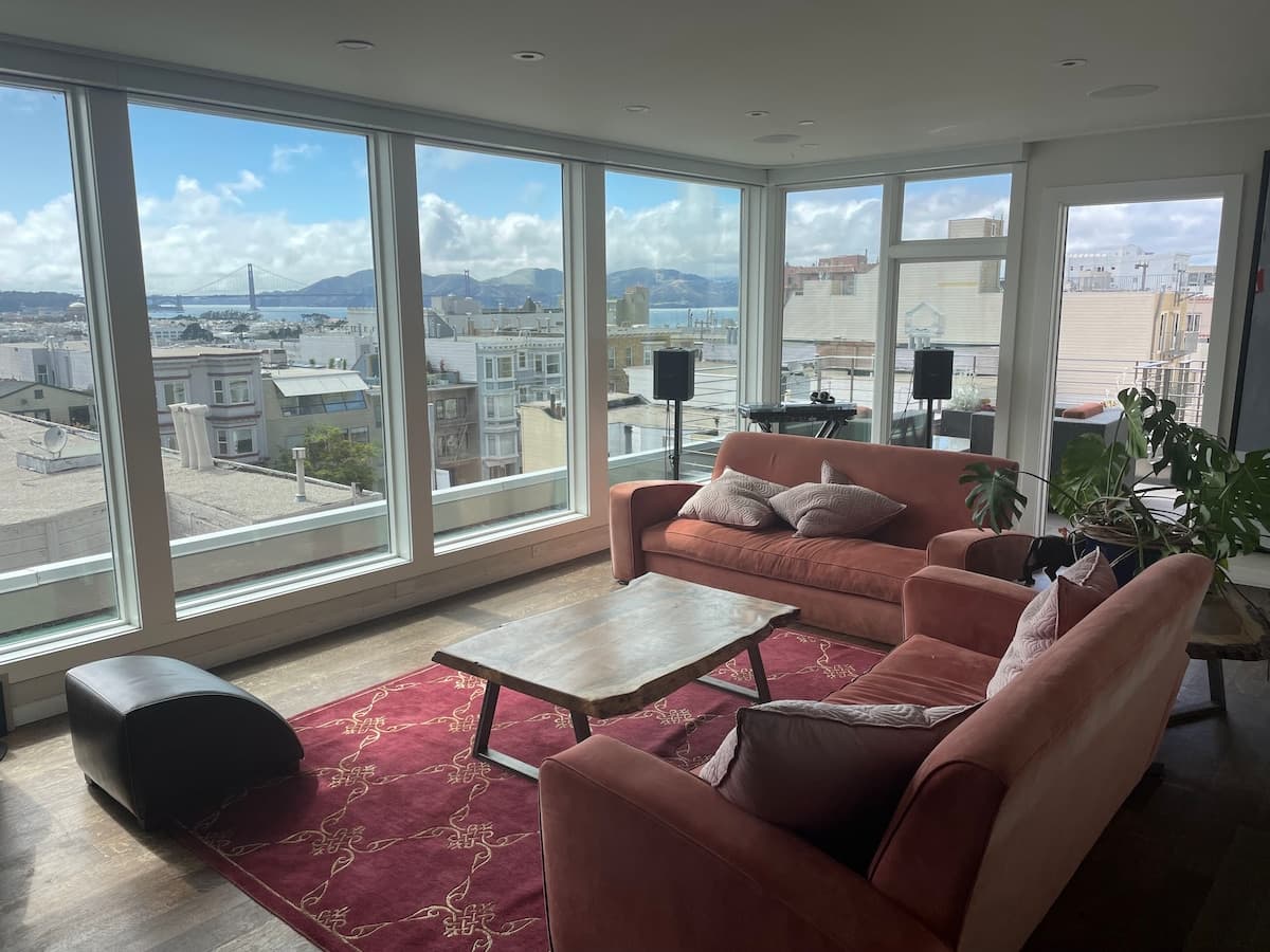 Golden Gate Penthouse with Rooftop Hot Tub - Photo 5