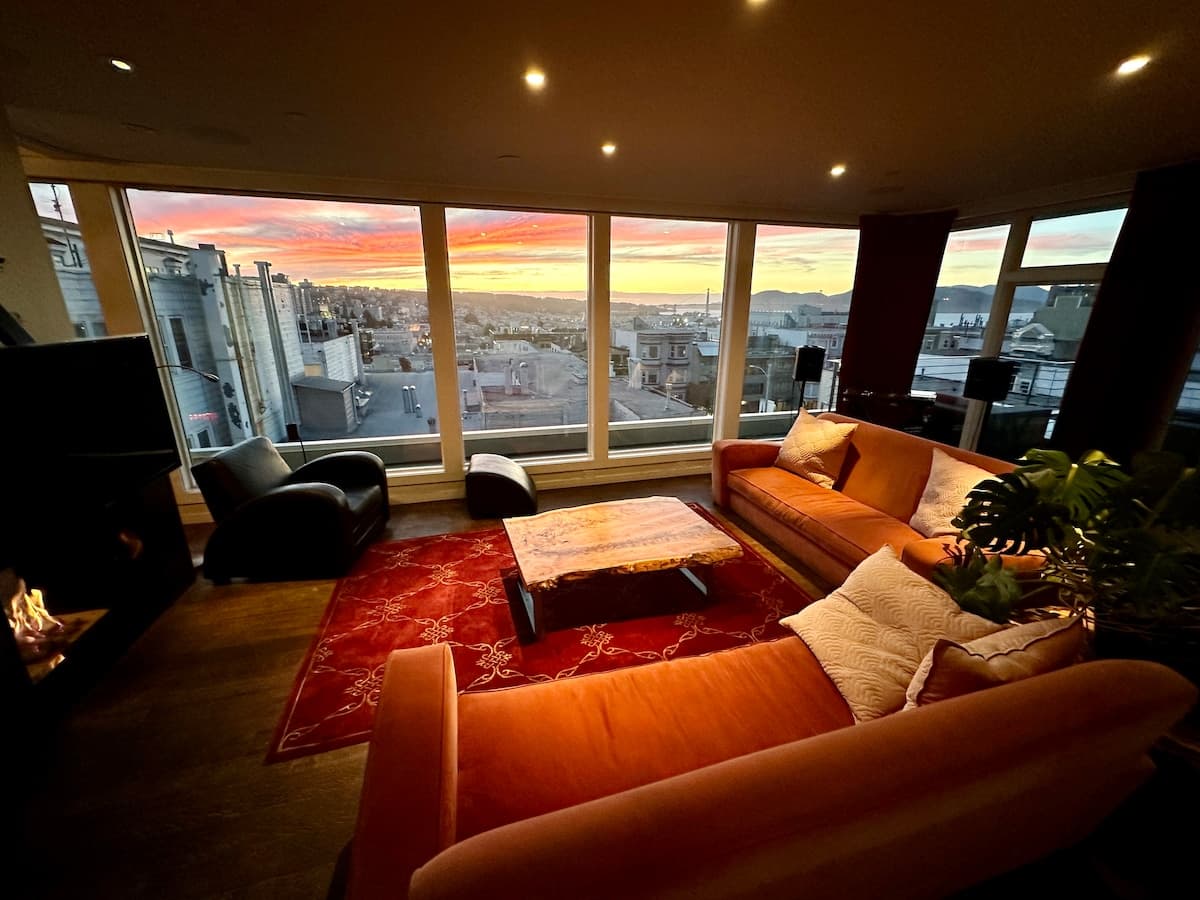Golden Gate Penthouse with Rooftop Hot Tub - Photo 4