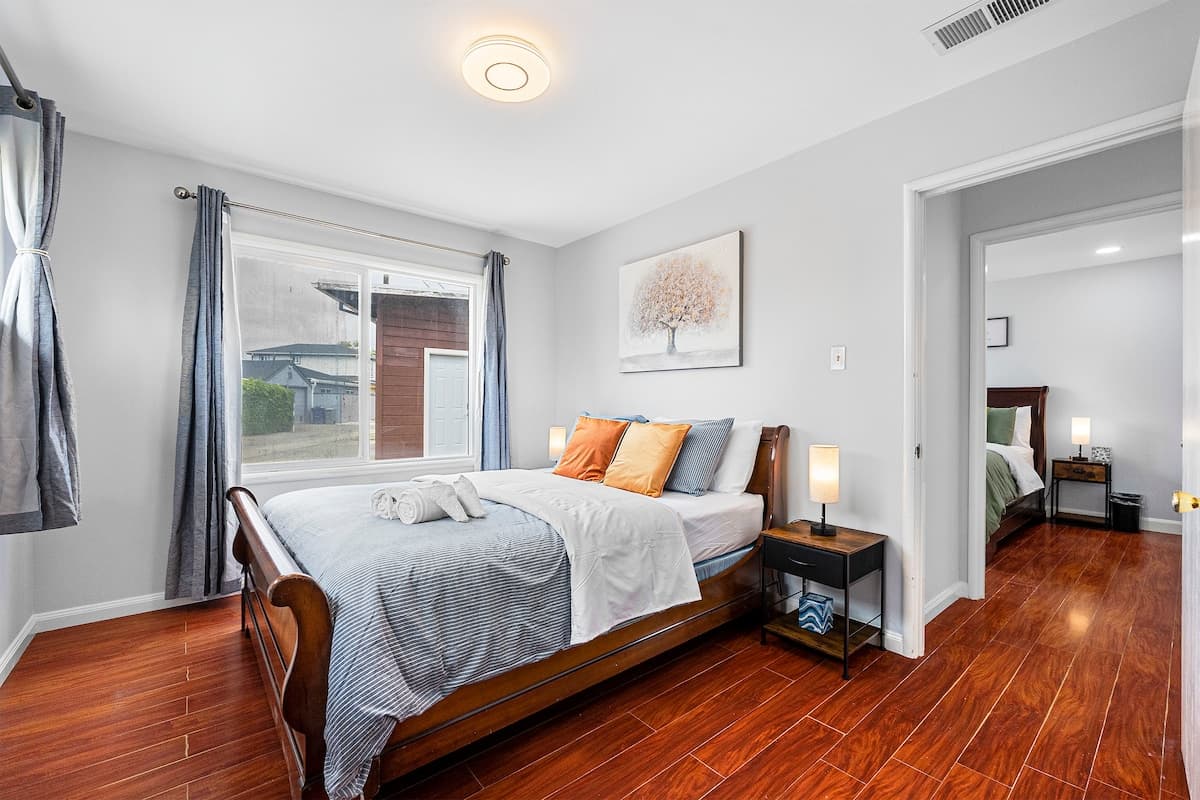 Quiet SFO Home with Piano & Home Office - Photo 3