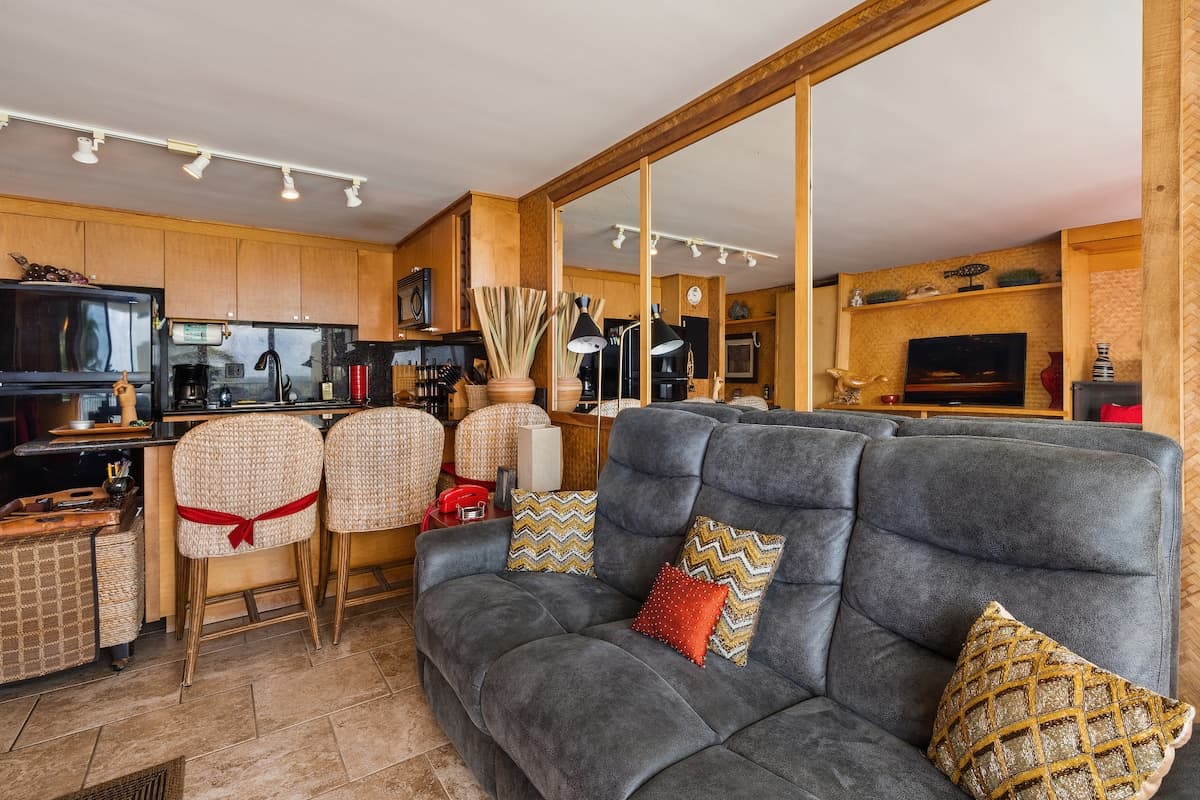 Ocean view, Sleeps 4, AC, Beautiful Beach, Wi-Fi - Photo 3