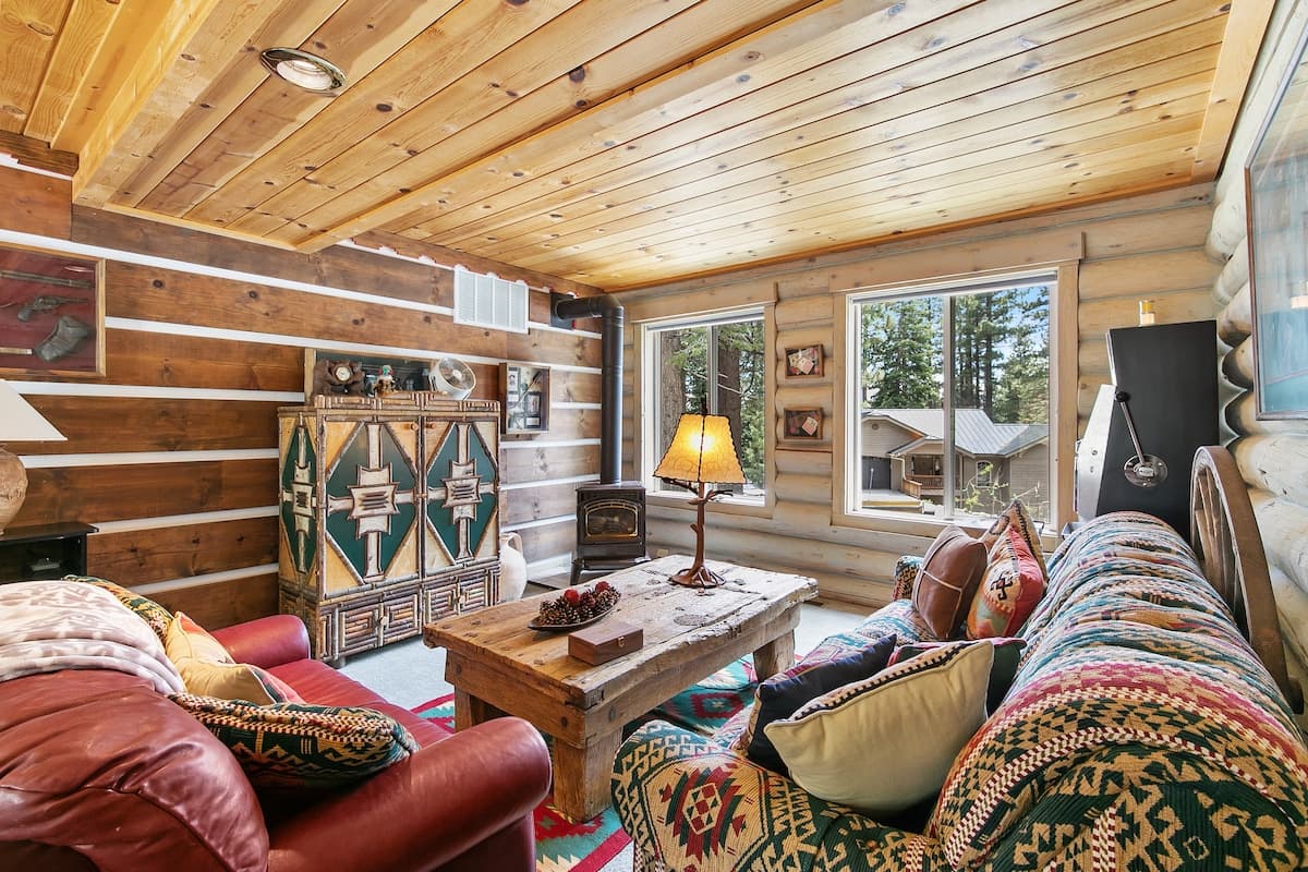 Home in Incline Village · ★4.8 · 4 bedrooms · 5 beds · 3 shared baths - Photo 5