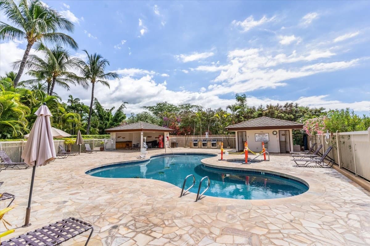 Entire 2bd/2ba condo in Kihei Steps at Kamaole II - Photo 2