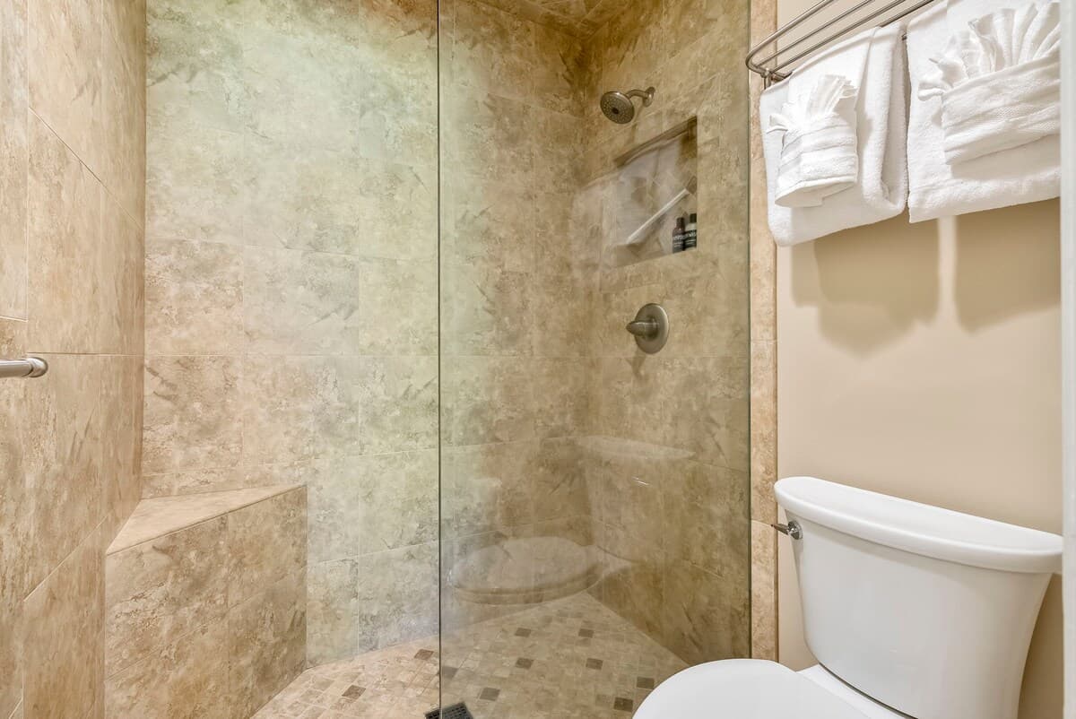 Maui Banyan, King Bed, Smart TV, Kamaole Beach! - Photo 4