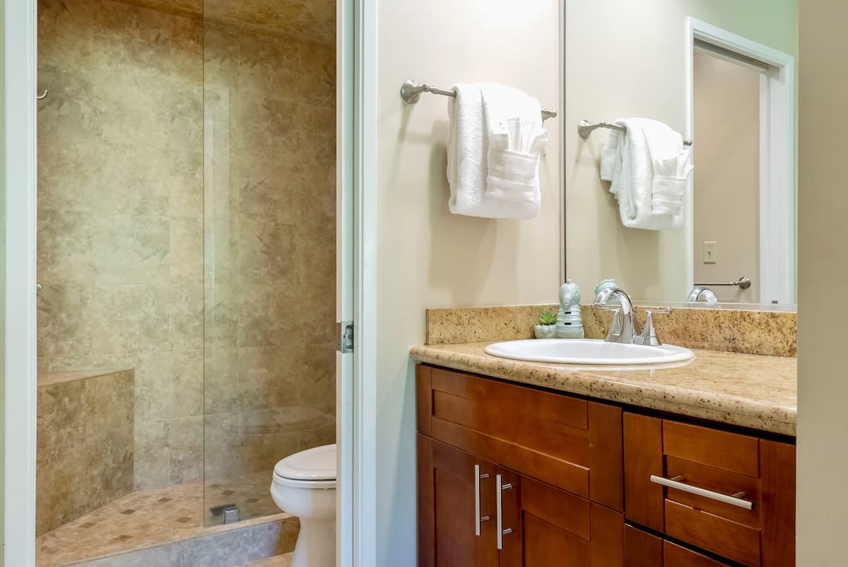 Maui Banyan, King Bed, Smart TV, Kamaole Beach! - Photo 3
