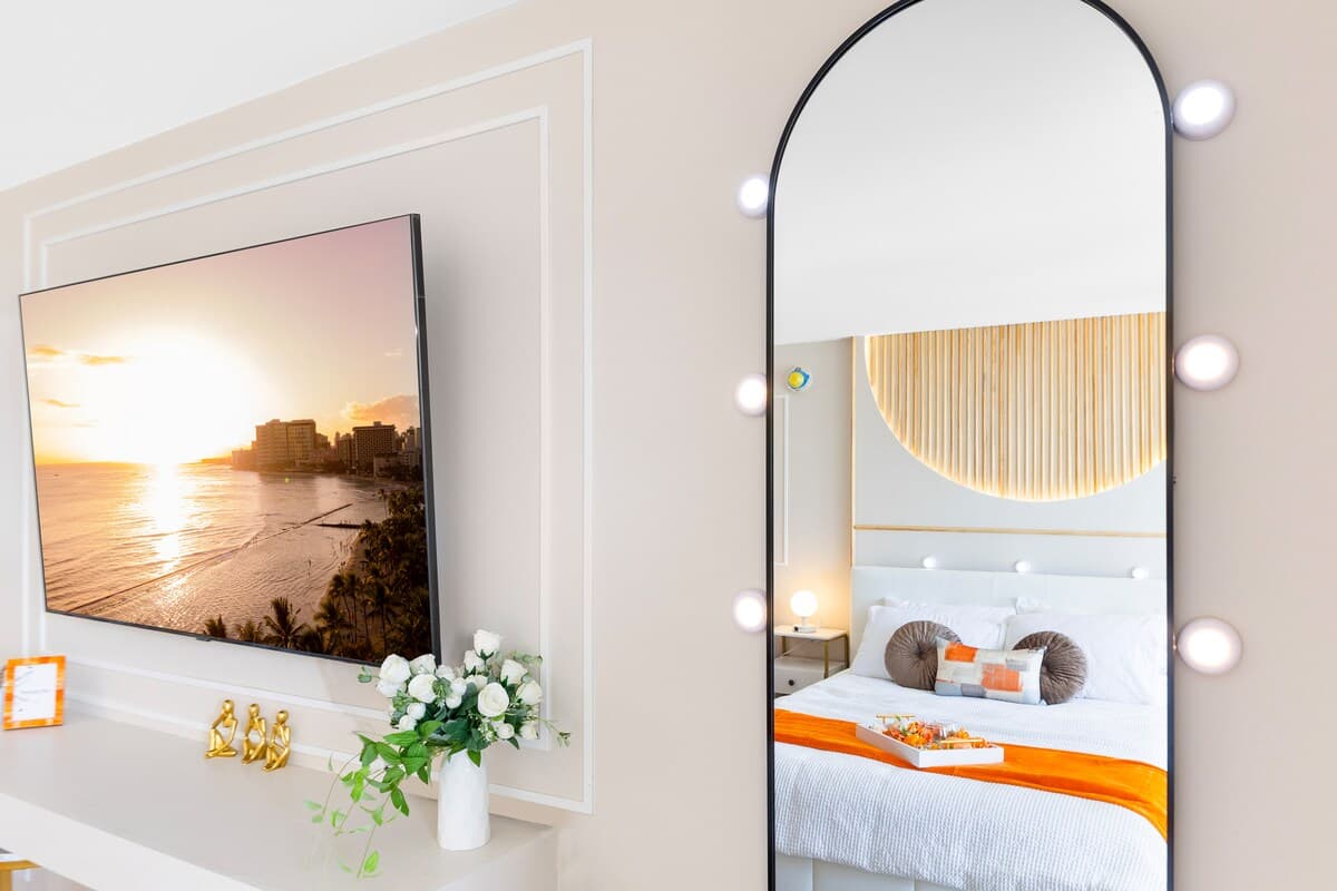 20FL-Stunning Waikiki Studio-7min Walk to Beach! - Photo 3