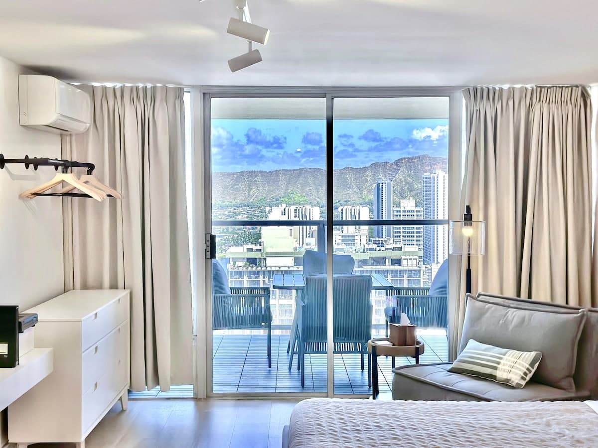 37FL-High-FL Studio w/Diamond Head & Ocean Views - Photo 1