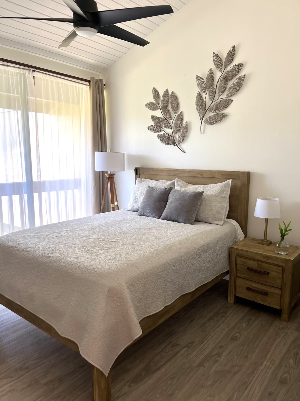 Serendipity at Turtle Bay - 1 Bedroom + Loft - Photo 2