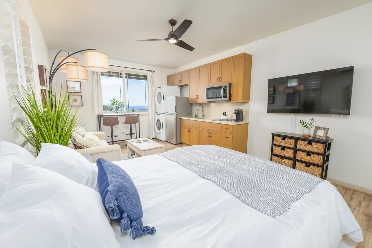 Guesthouse in Waianae · ★4.93 · Studio · 1 bed · 1 private bath - Photo 1
