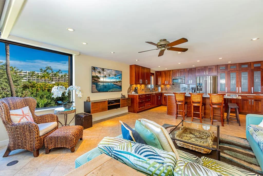 Fabulous Ocean Views- Luxury 2 Bed 2 Bath - Photo 3
