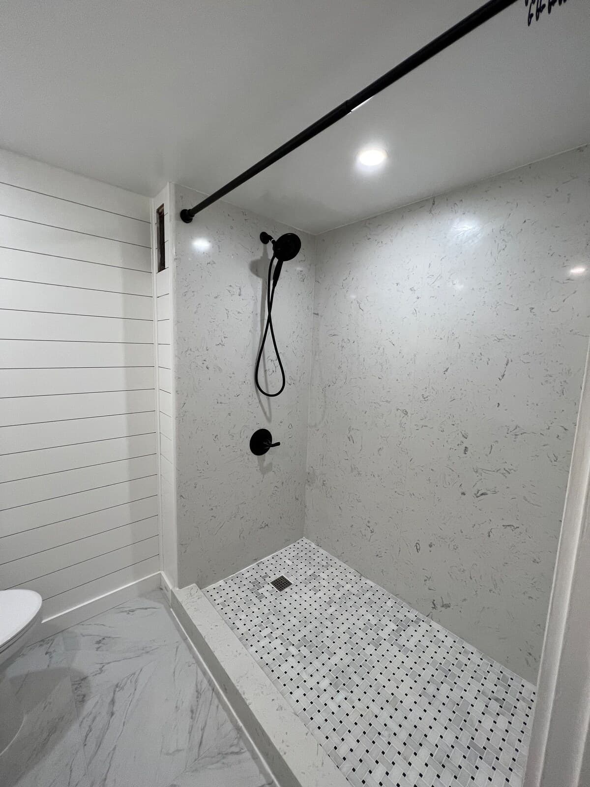 Waikiki Condo_Free parking - Photo 3