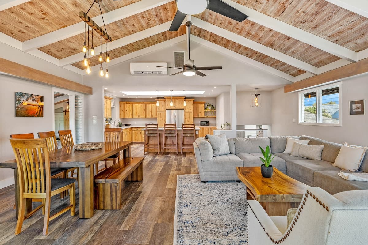 Home in Princeville · ★4.94 · 4 bedrooms · 5 beds · 3.5 baths - Photo 2
