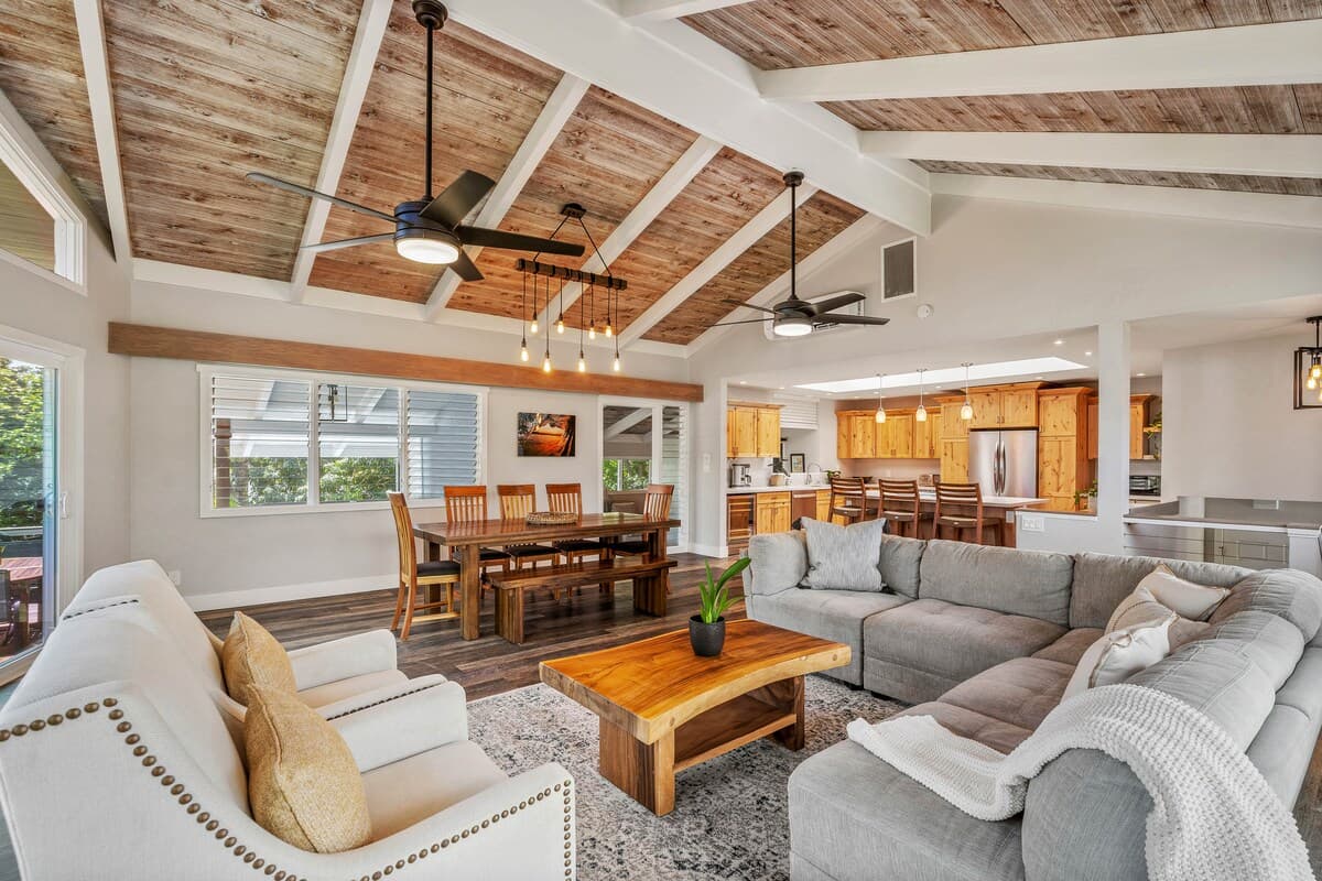 Home in Princeville · ★4.94 · 4 bedrooms · 5 beds · 3.5 baths - Photo 3