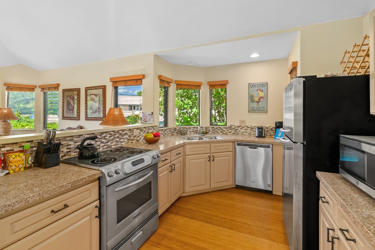 Villa in Princeville · ★4.96 · 2 bedrooms · 2 beds · 2.5 baths - Photo 5