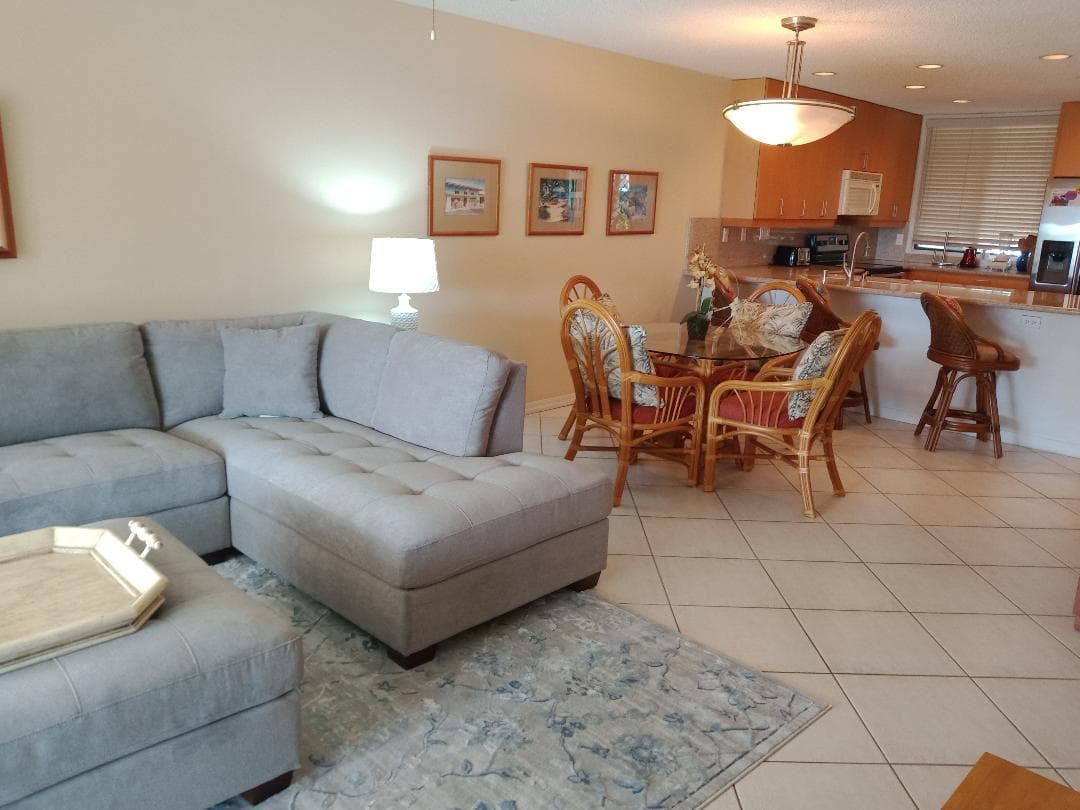 Condo in Kailua-Kona · ★4.29 · 2 bedrooms · 3 beds · 2 baths - Photo 3
