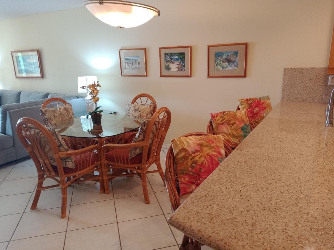 Condo in Kailua-Kona · ★4.29 · 2 bedrooms · 3 beds · 2 baths - Photo 5