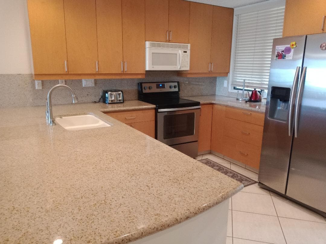 Condo in Kailua-Kona · ★4.29 · 2 bedrooms · 3 beds · 2 baths - Photo 4