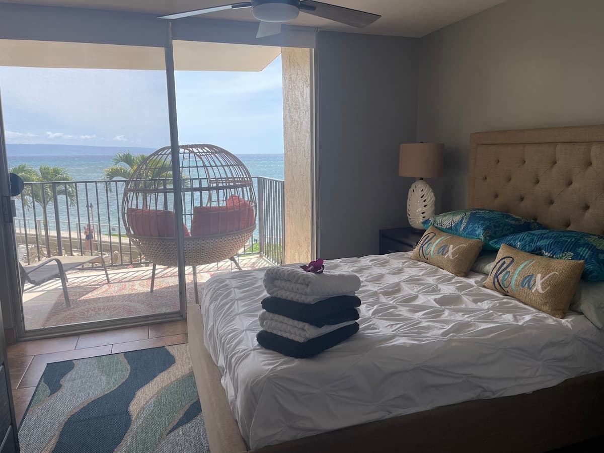 Condo in Lahaina · ★4.79 · 2 bedrooms · 2 beds · 2 shared baths - Photo 3