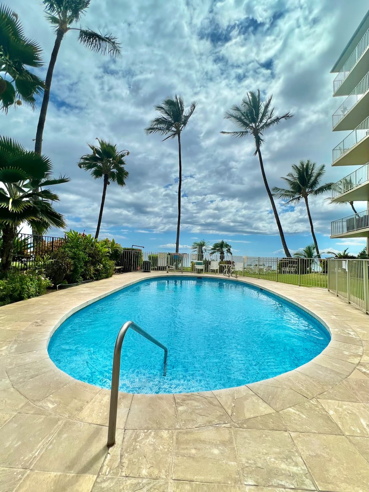 Condo in Kihei · ★4.94 · 2 bedrooms · 3 beds · 2 baths - Photo 4