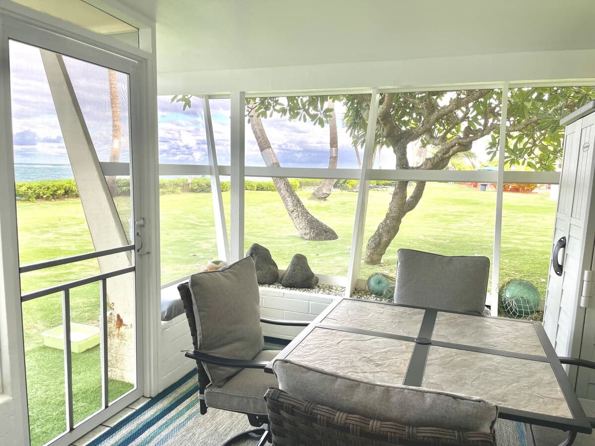 Condo in Hauula · ★4.65 · Studio · 2 beds · 1 private bath - Photo 5