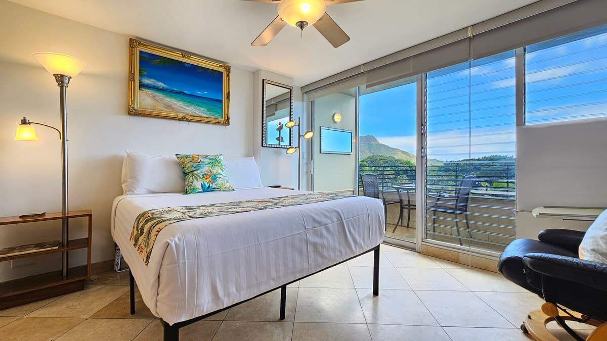 Waikiki Grand Hotel® 608 Queen Balcony Apartment - Photo 2