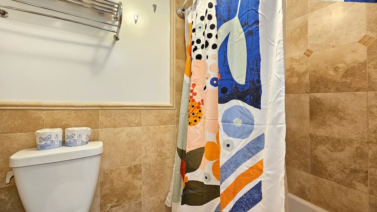 Waikiki Grand Hotel® 608 Queen Balcony Apartment - Photo 5