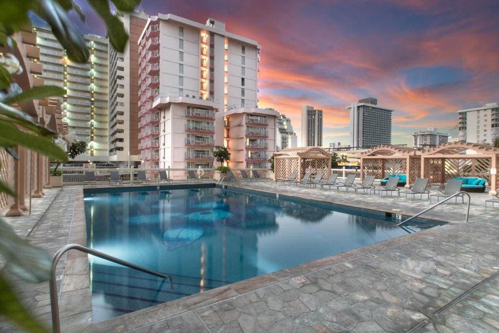 Hotel in Honolulu · ★4.86 · Studio · 1 bed · 1 private bath - Photo 1