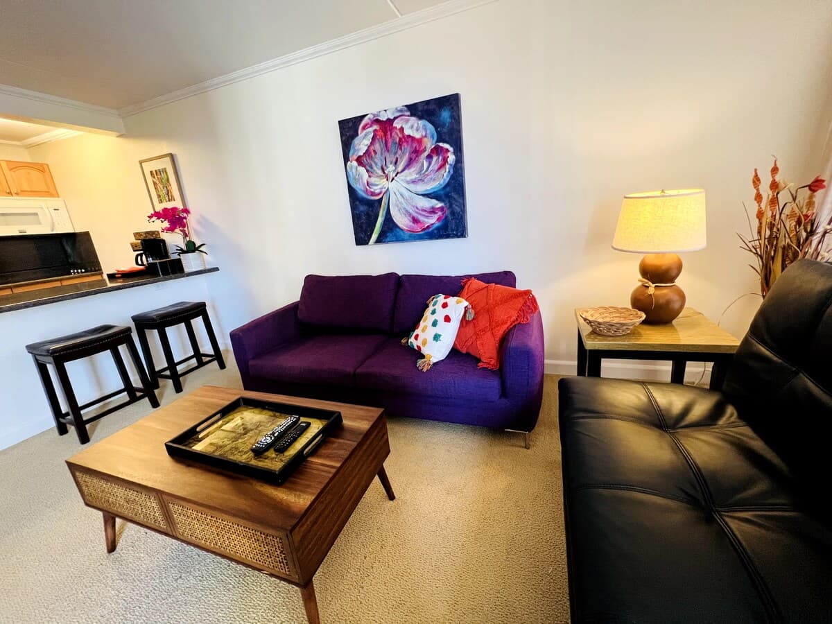 Quiet and comfy 1bd with pool & free parking - Photo 4