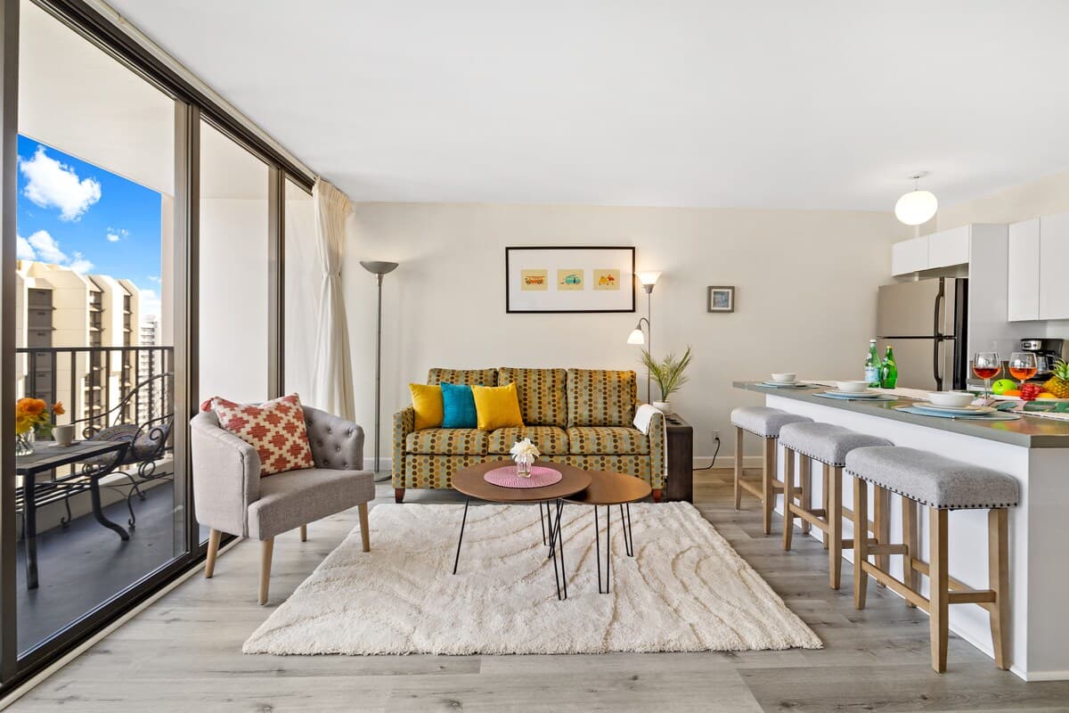 Condo in Honolulu · ★4.82 · 1 bedroom · 2 beds · 1 private bath - Photo 3