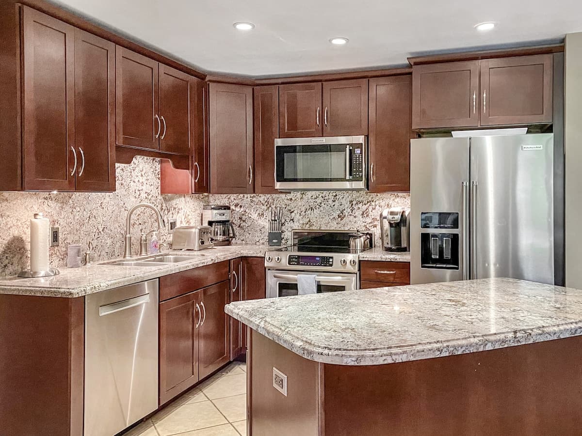 Condo in Kihei · ★4.98 · 1 bedroom · 2 beds · 1 bath - Photo 5