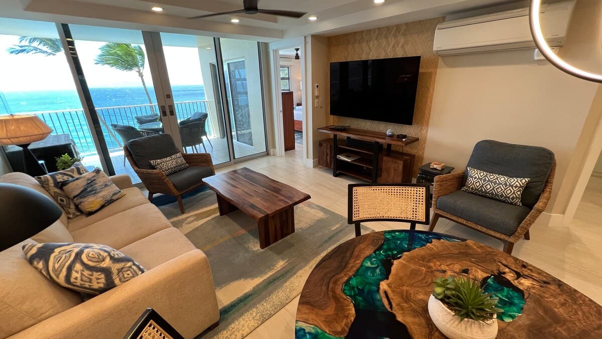 Breathtaking Ocean Front Views. Newly Remodeled. - Photo 3