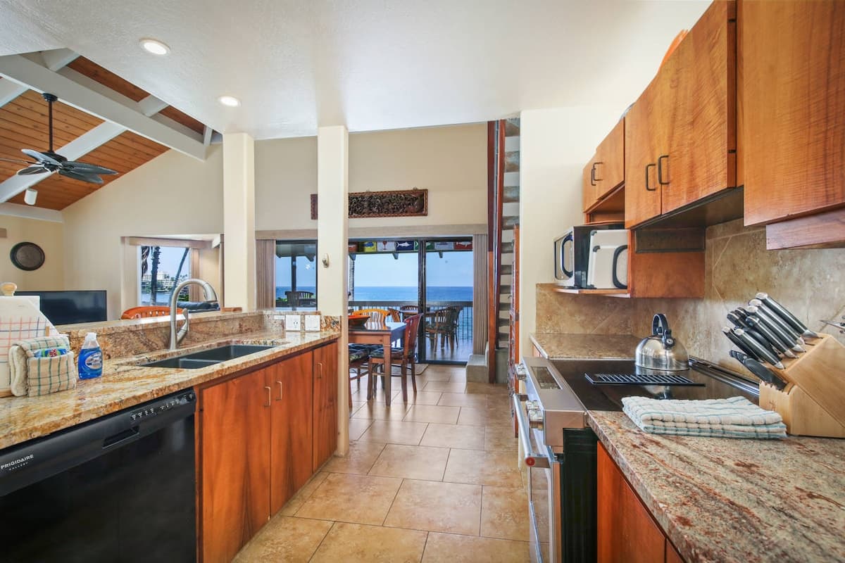 Kanaloa at Kona Oceanfront 3 Bedroom 3 Bath - Photo 5