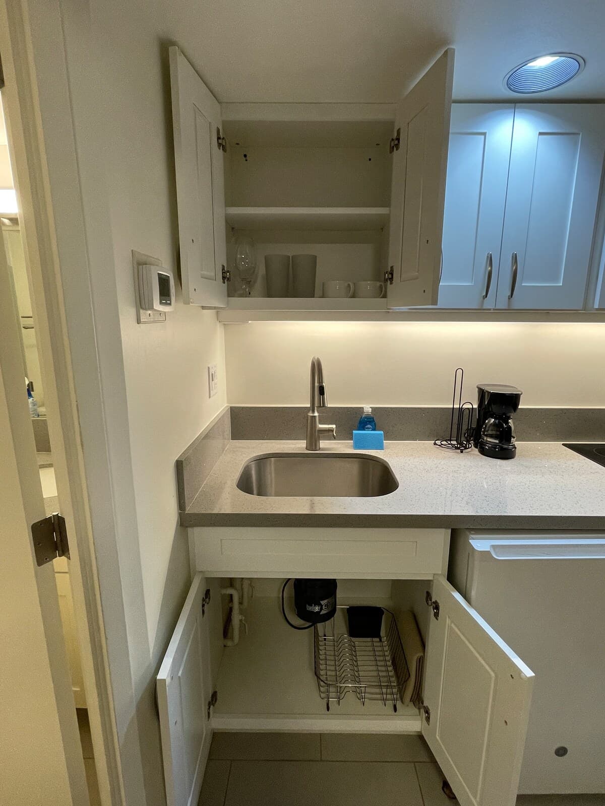 Free Parking! Convenient Studio in Downtown - Photo 5