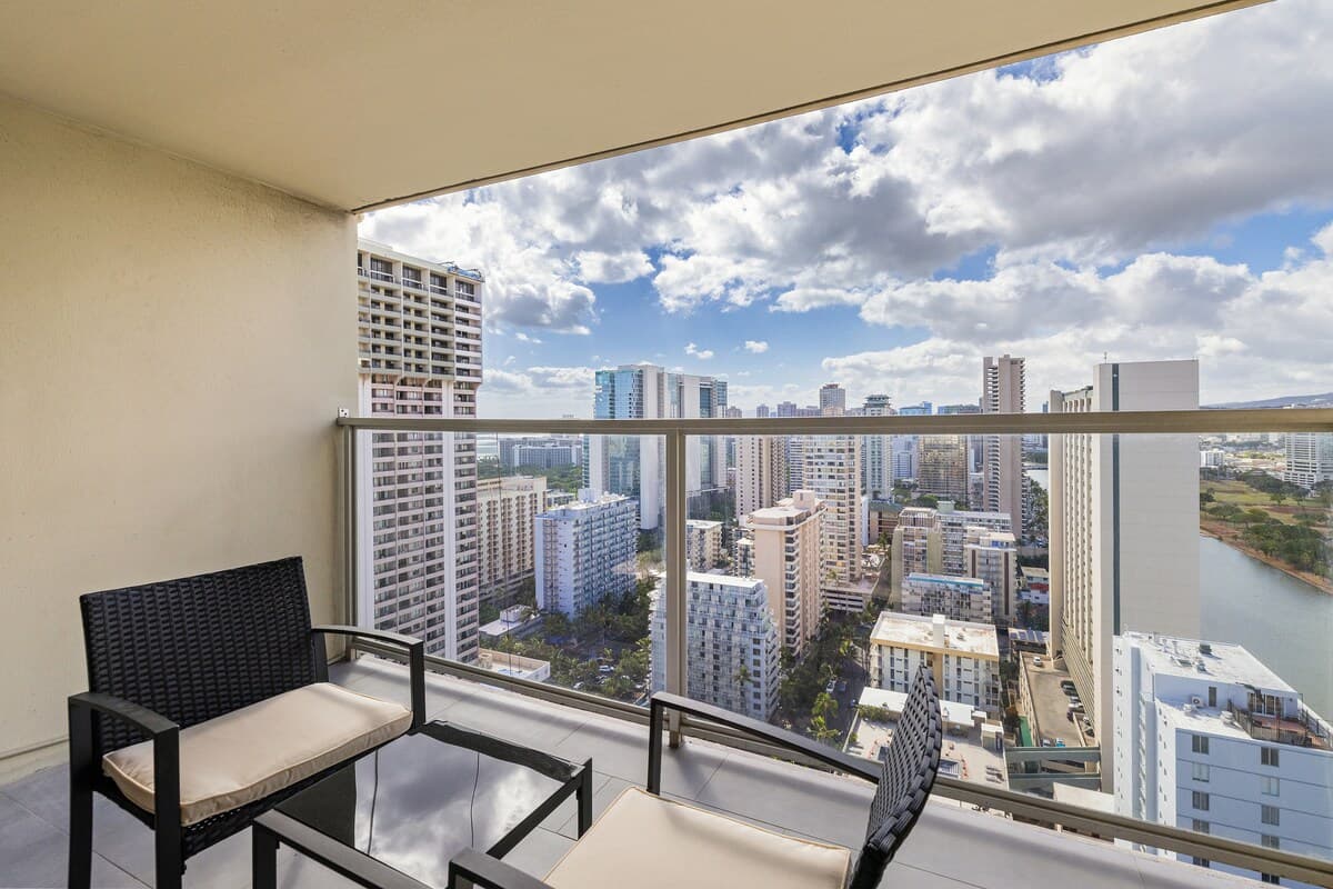 32FL Central Waikiki Queen Condo &Ala Wai view - Photo 5