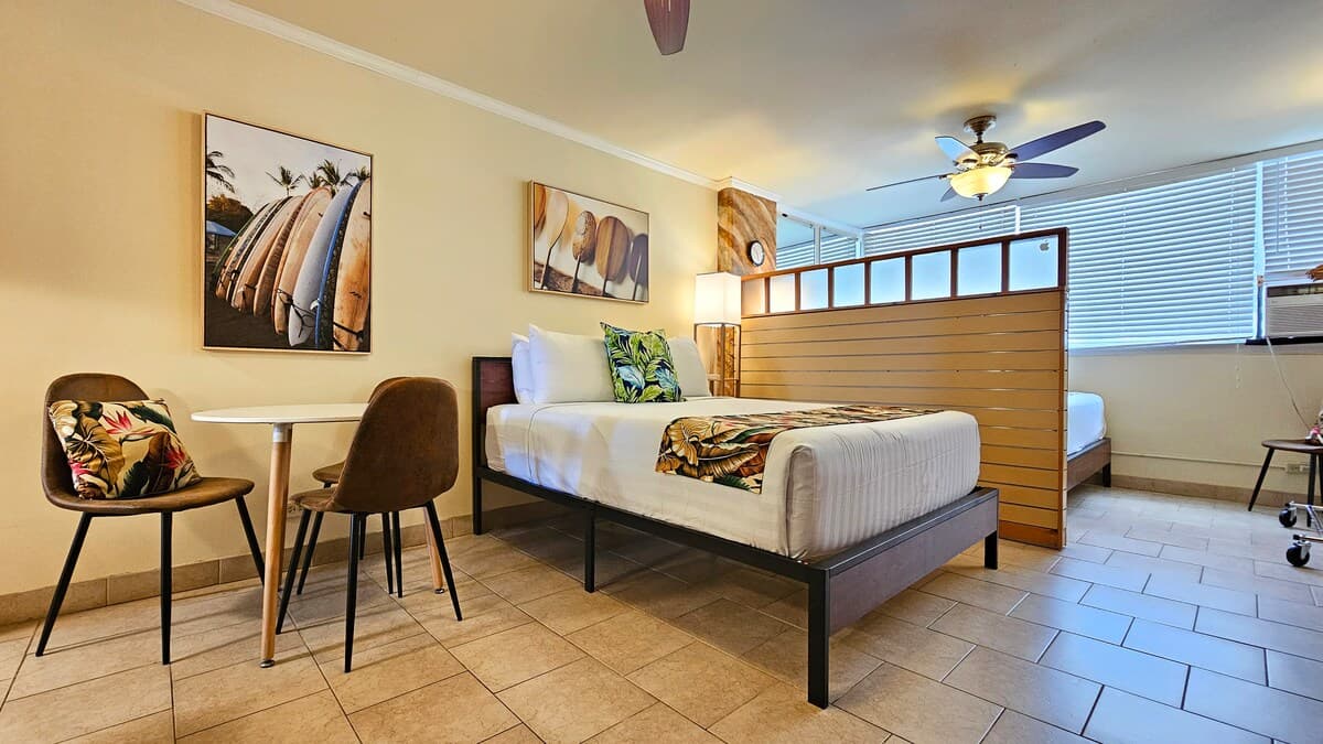 Waikiki Grand Hotel® 1006 | SunDeck Suite 2 Queens - Photo 1