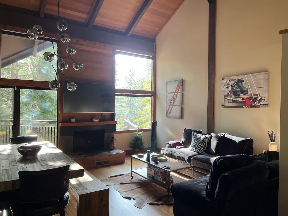 Modern Northstar Townhome, Walk to Village & Pool - Photo 4