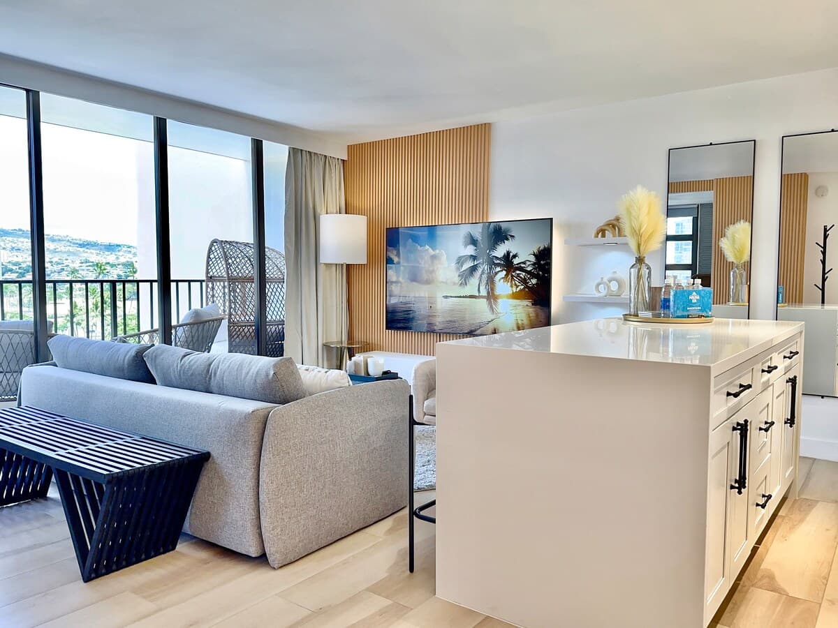 Upscale Modern Waikiki Banyan 1BR Condo w/Parking! - Photo 4