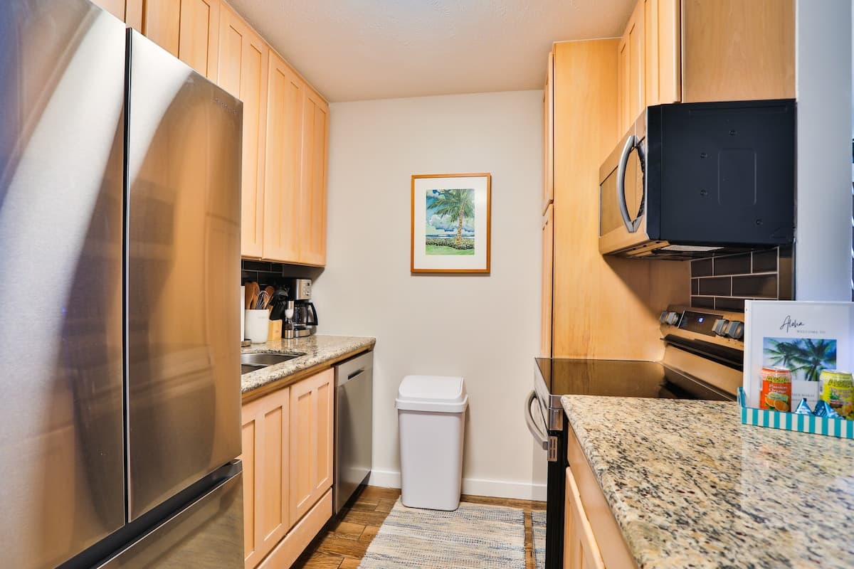 Condo in Kihei · ★4.94 · 1 bedroom · 2 beds · 1 shared bath - Photo 1