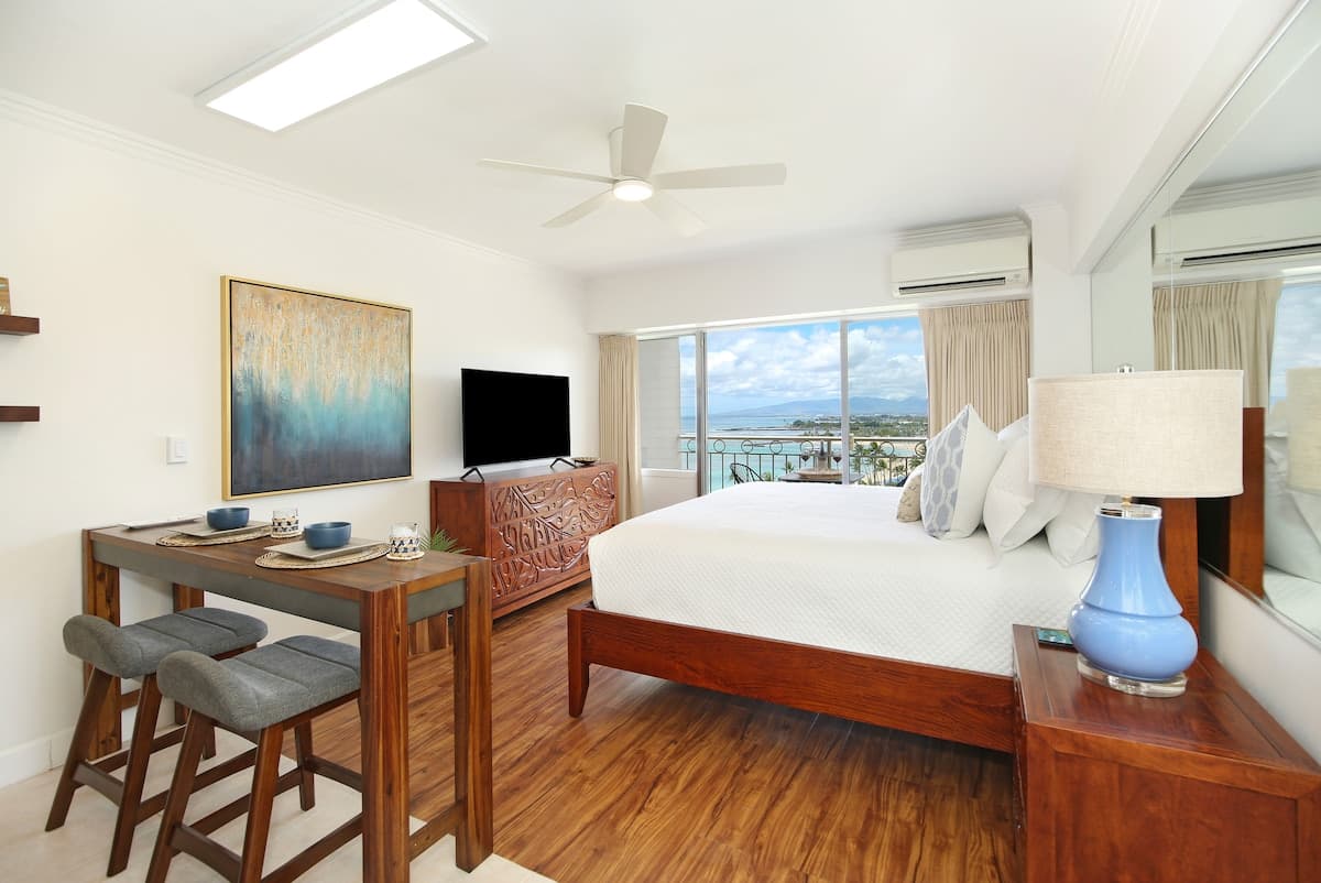 Condo in Honolulu · ★5.0 · Studio · 1 bed · 1 private bath - Photo 1