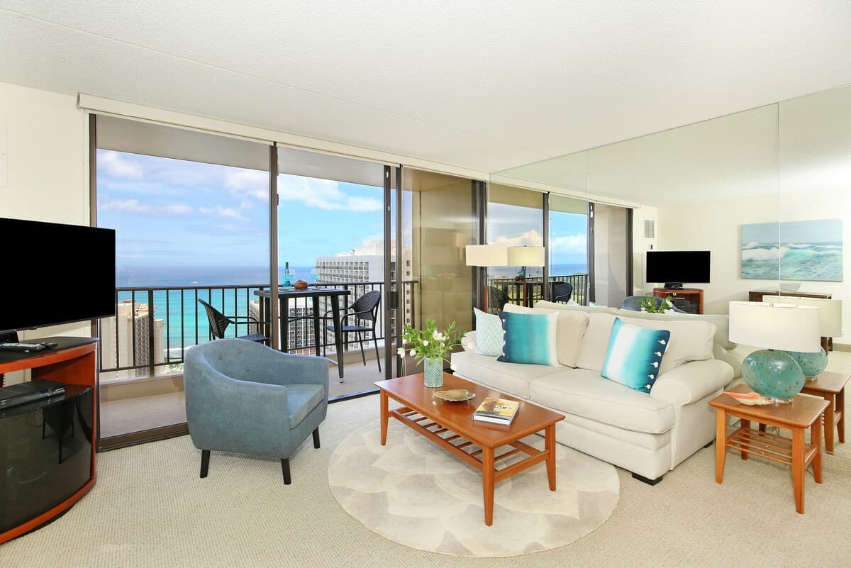 Condo in Honolulu · ★4.72 · 1 bedroom · 2 beds · 1 private bath - Photo 1