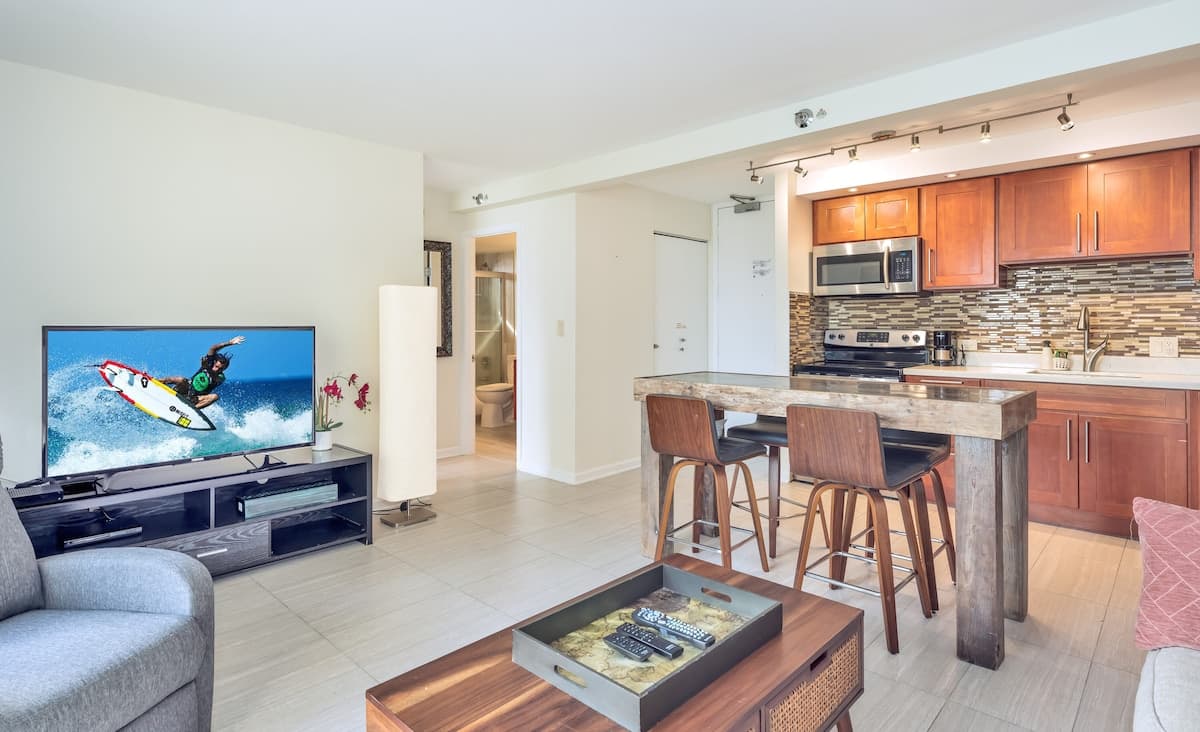 Partial OceanView Waikiki Condo Pool +Free Parking - Photo 1