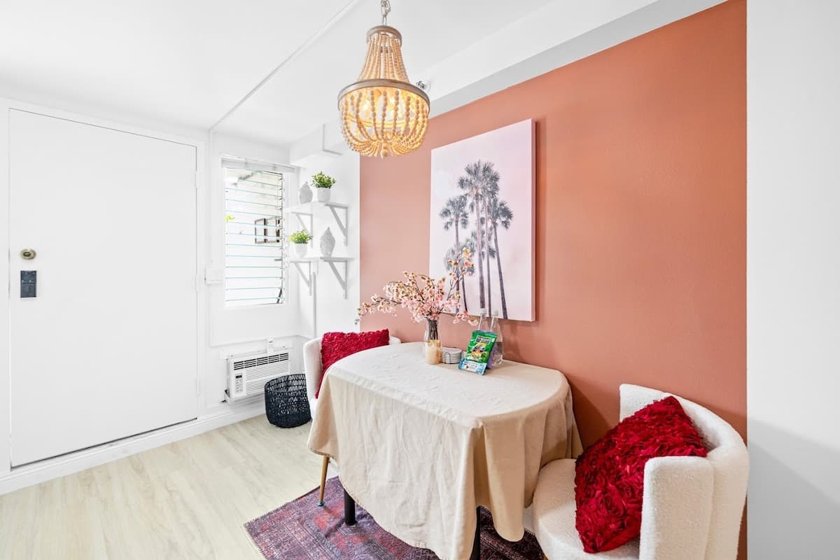 *Chic & Cozy studio steps from Waikiki Beach - Photo 3