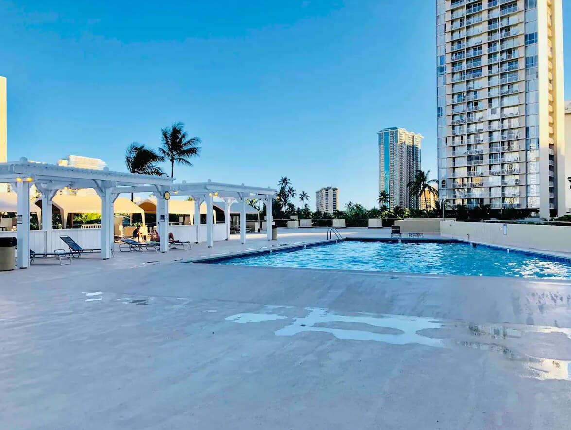 Hotel in Honolulu · ★4.77 · Studio · 1 bed · 1 private bath - Photo 4