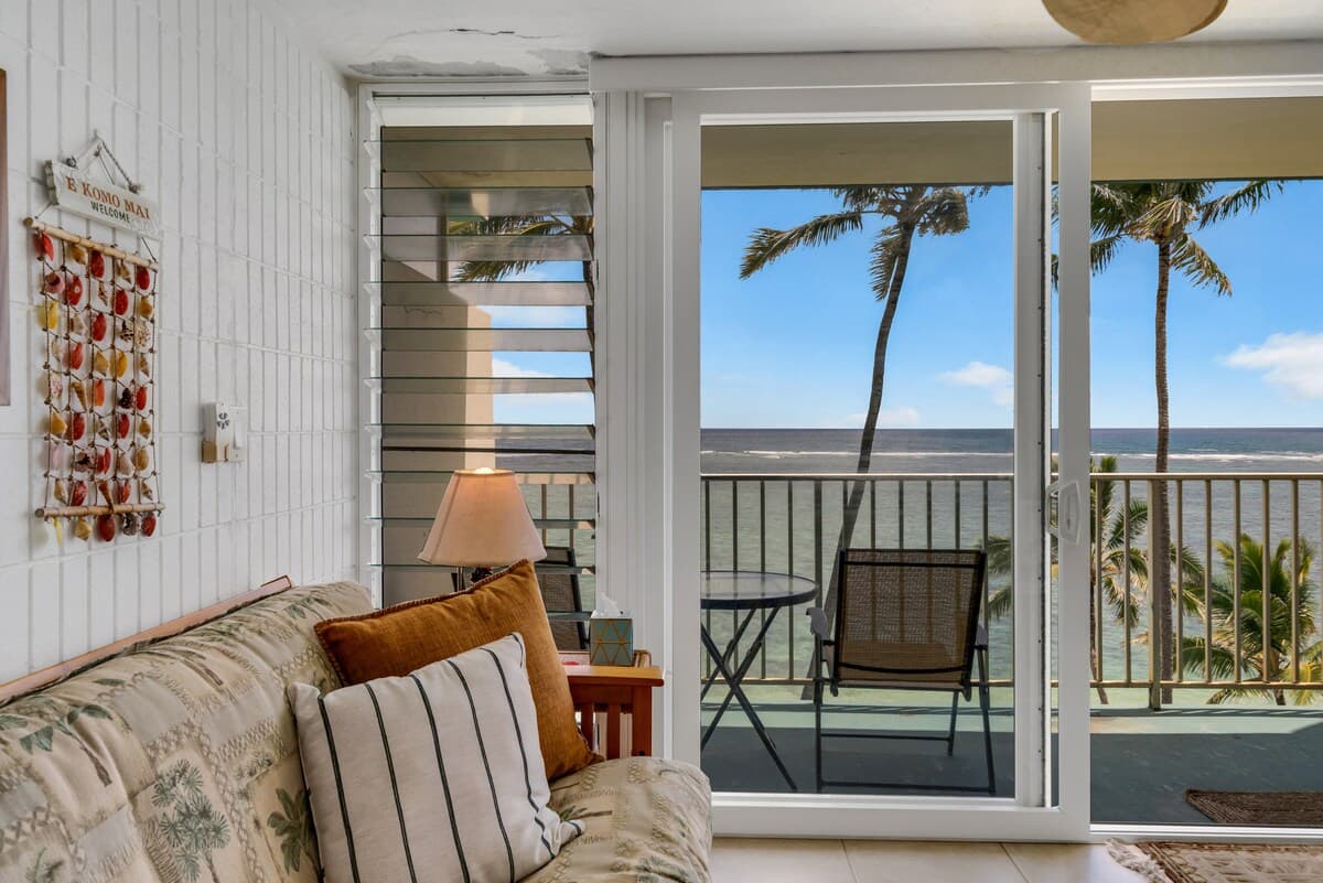 Condo in Hauula · ★4.88 · 1 bedroom · 3 beds · 1 private bath - Photo 2