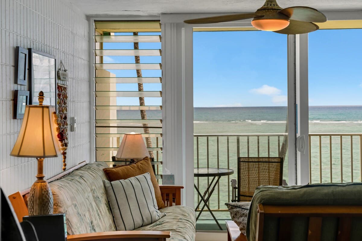 Condo in Hauula · ★4.88 · 1 bedroom · 3 beds · 1 private bath - Photo 5