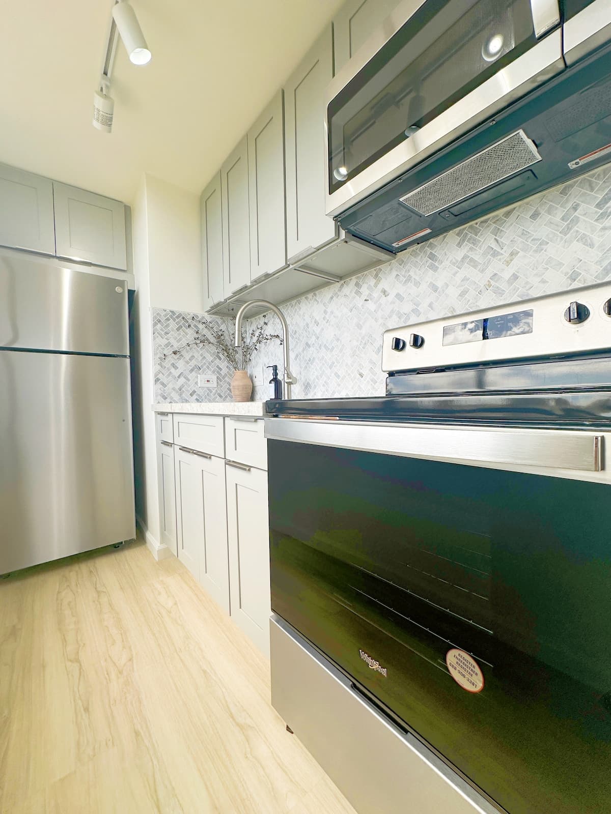 Panoramic Ocean Views: 33F Rare Corner A + B Units - Photo 4