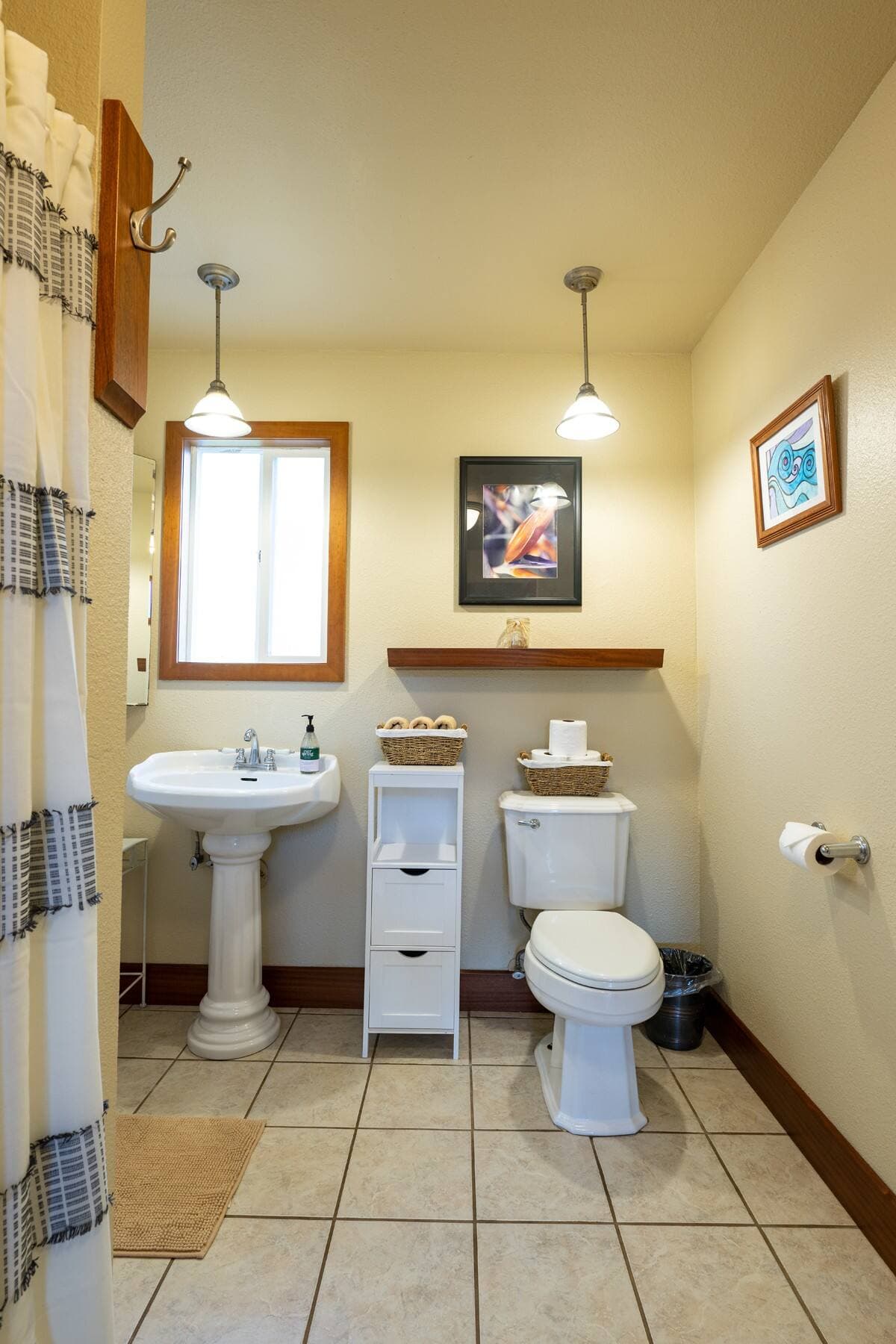Home in Haiku-Pauwela · ★4.95 · 1 bedroom · 1 bed · 1 private bath - Photo 5