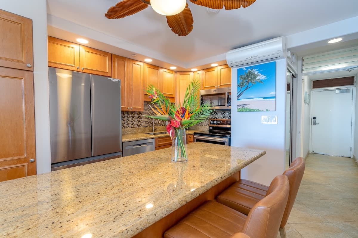 Condo in Kihei · ★4.97 · 2 bedrooms · 2 beds · 2 baths - Photo 5